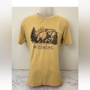 T-Bar x Cotton On Mens S Distressed Wyoming Short Sleeve Pullover Tee Yellow U​​